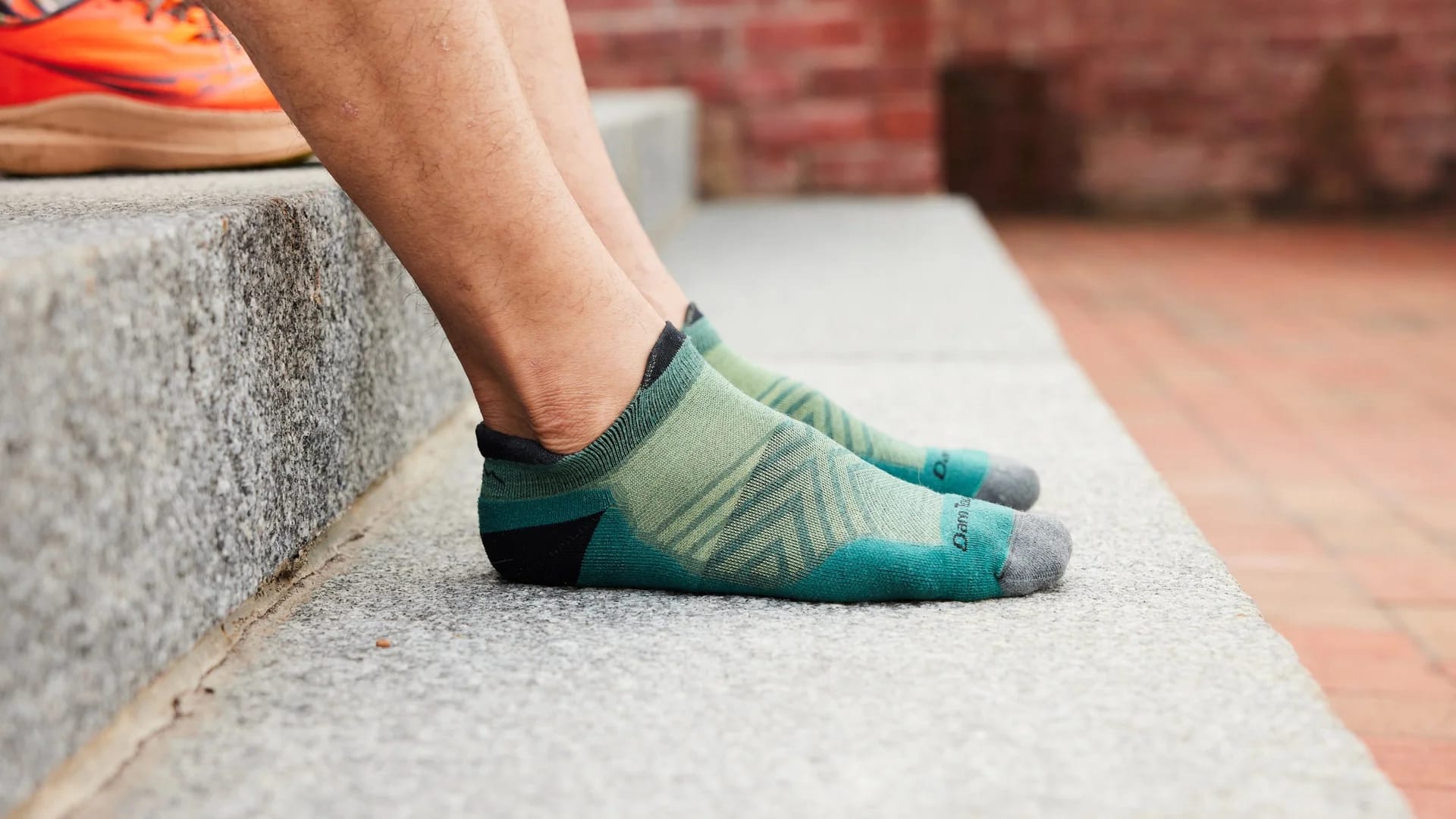 Socken verkaufen leicht gemacht – Diskret & anonym gebrauchte Socken verkaufen