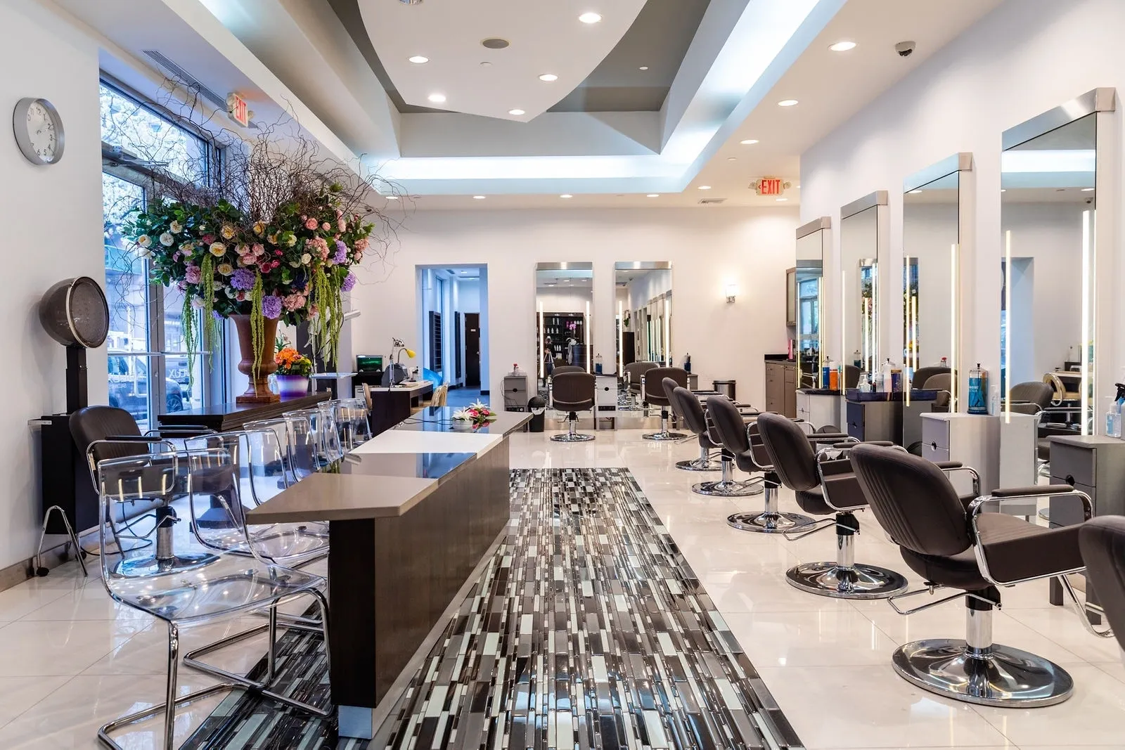 Einrichtung für Friseursalon – Qualität trifft auf Ästhetik